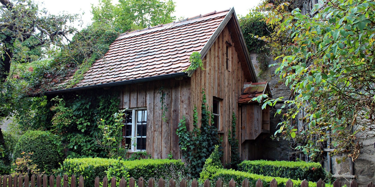 Quel type de toiture choisir pour son abri de jardin ? Abris bois