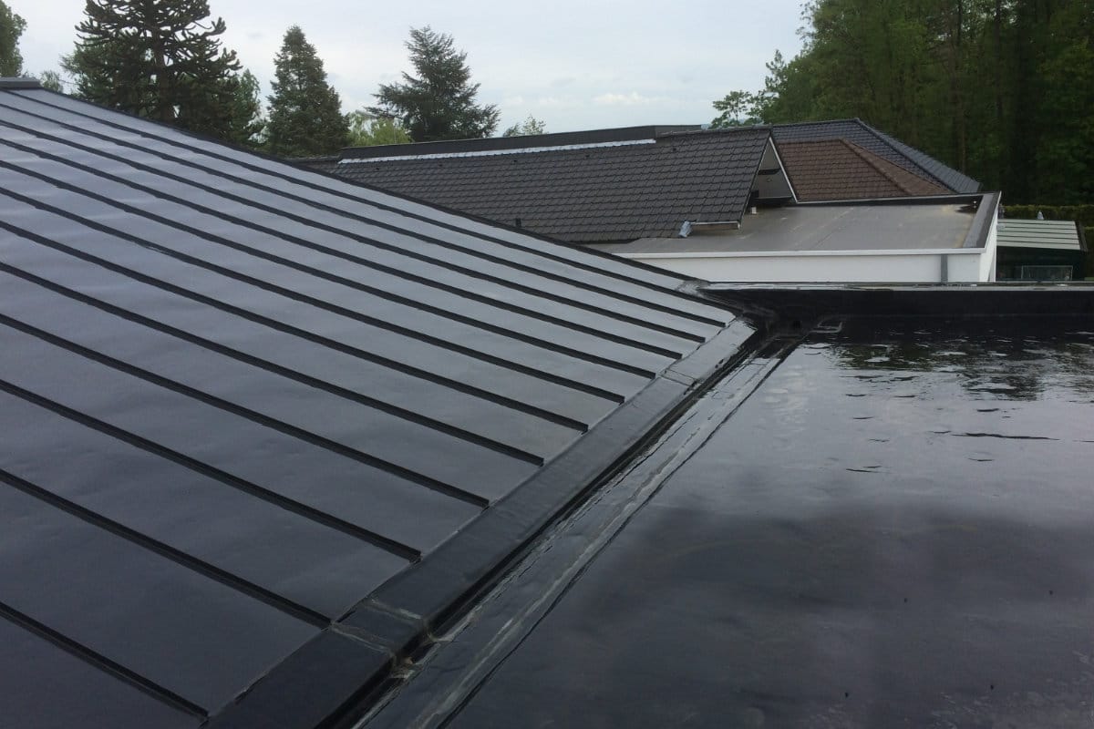 Rénovation de toiture, plateforme réparation corniche à Bruxelles